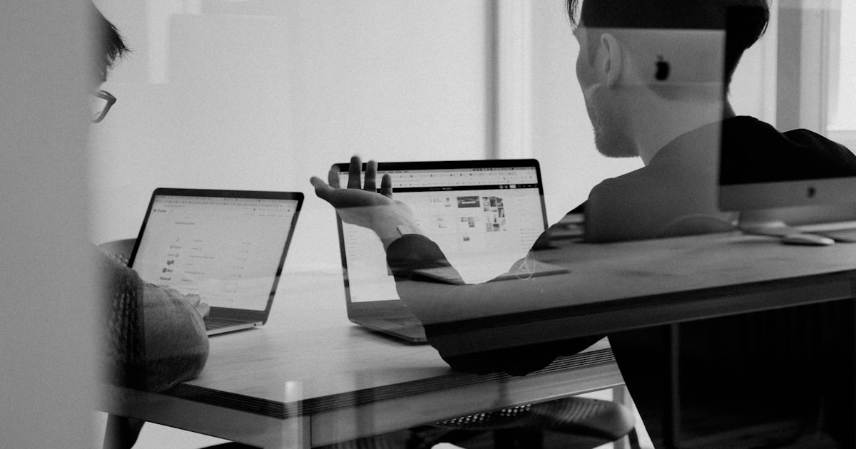 Cara Menggunakan AI untuk Bisnis Kecil 2026: Panduan Praktis Tanpa Coding